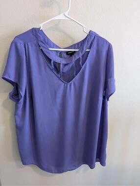 Torrid Women's Size 2x Purple Short Sleeve Cut Out Blouse Plus Size EUC
